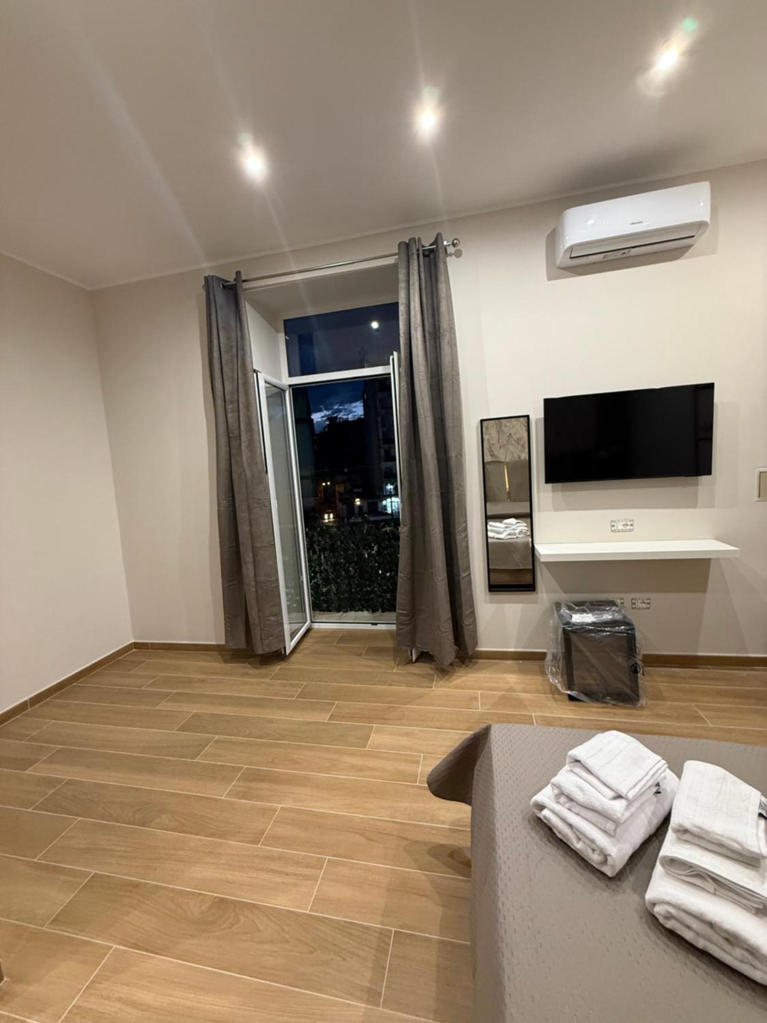 Il Regno Di Napoli Hotel Exterior foto