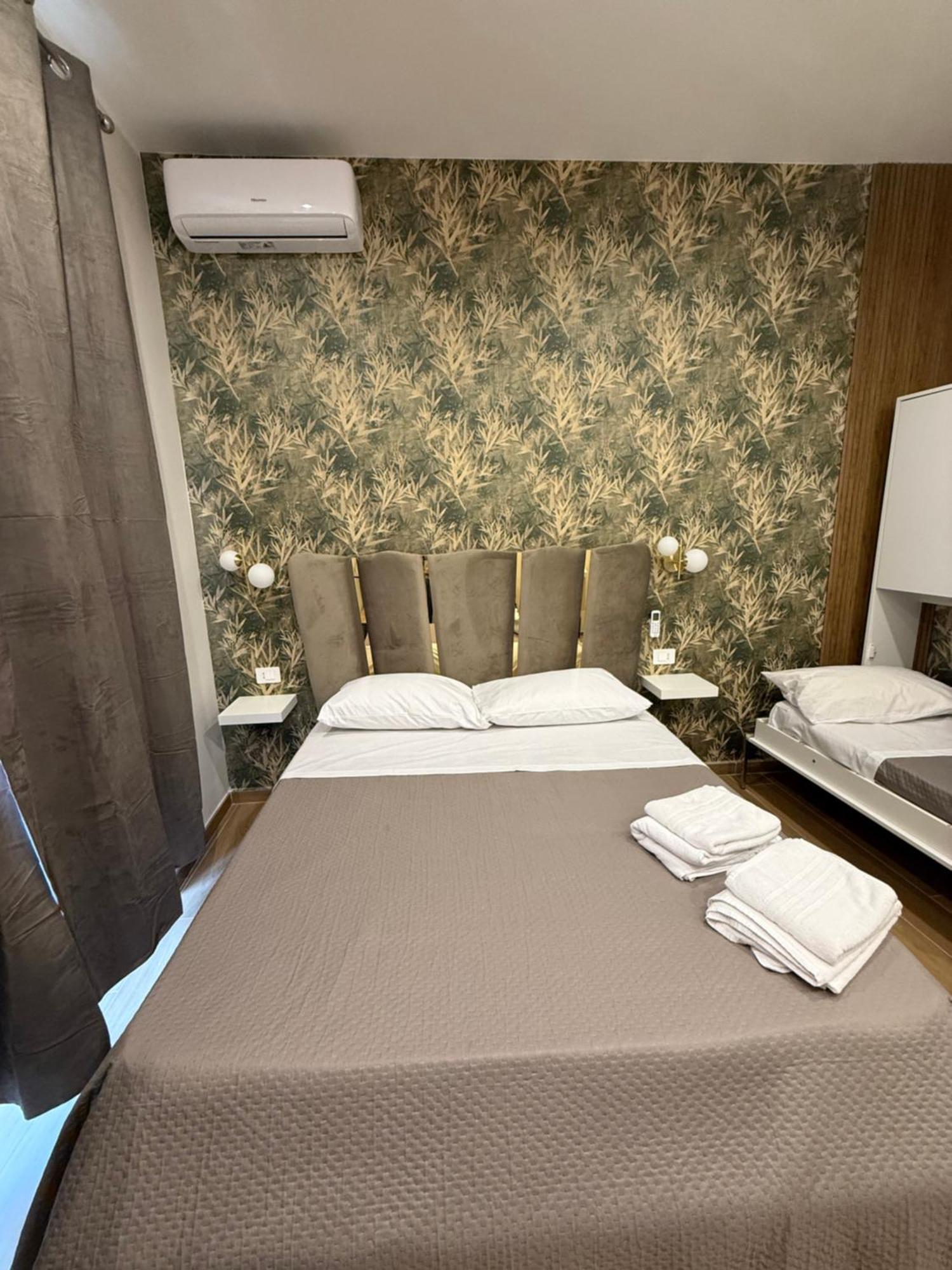 Il Regno Di Napoli Hotel Exterior foto